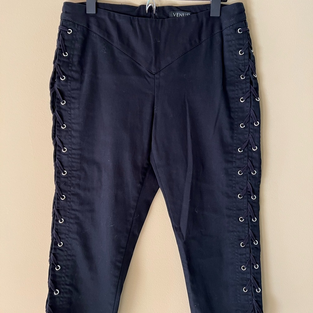 Venus Black Lace-Up Capris